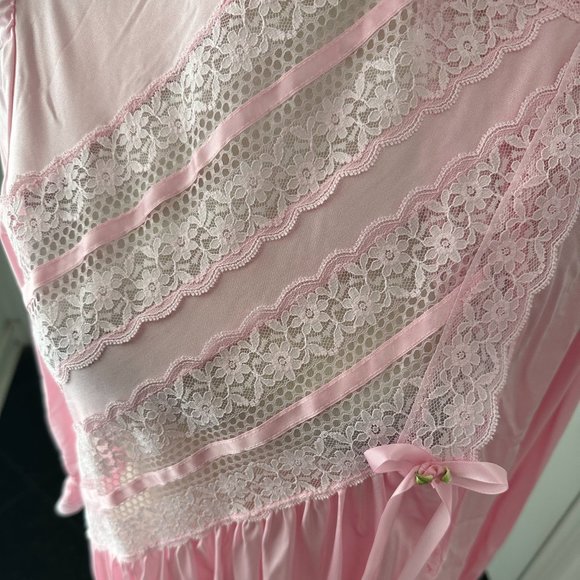 Vintage 60s Gilead Romantic Pink Lace Robe / Negligee Size S - Picture 4 of 12